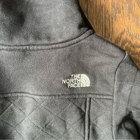 The North Face Caroluna quilted jacket size M girls (10/12) - Picture 4 of 5